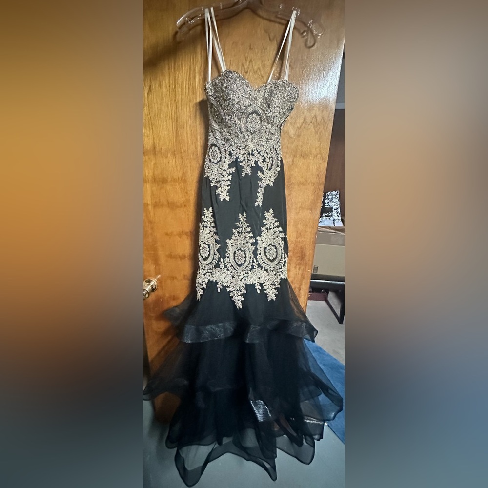 David’s Bridal Night Studio Embroidered Mermaid Gown Size 0 New wt Tags! - Picture 2 of 12